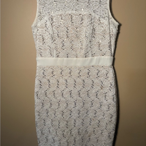 Chic White Lace Midi Dress - Picture 1 of 5